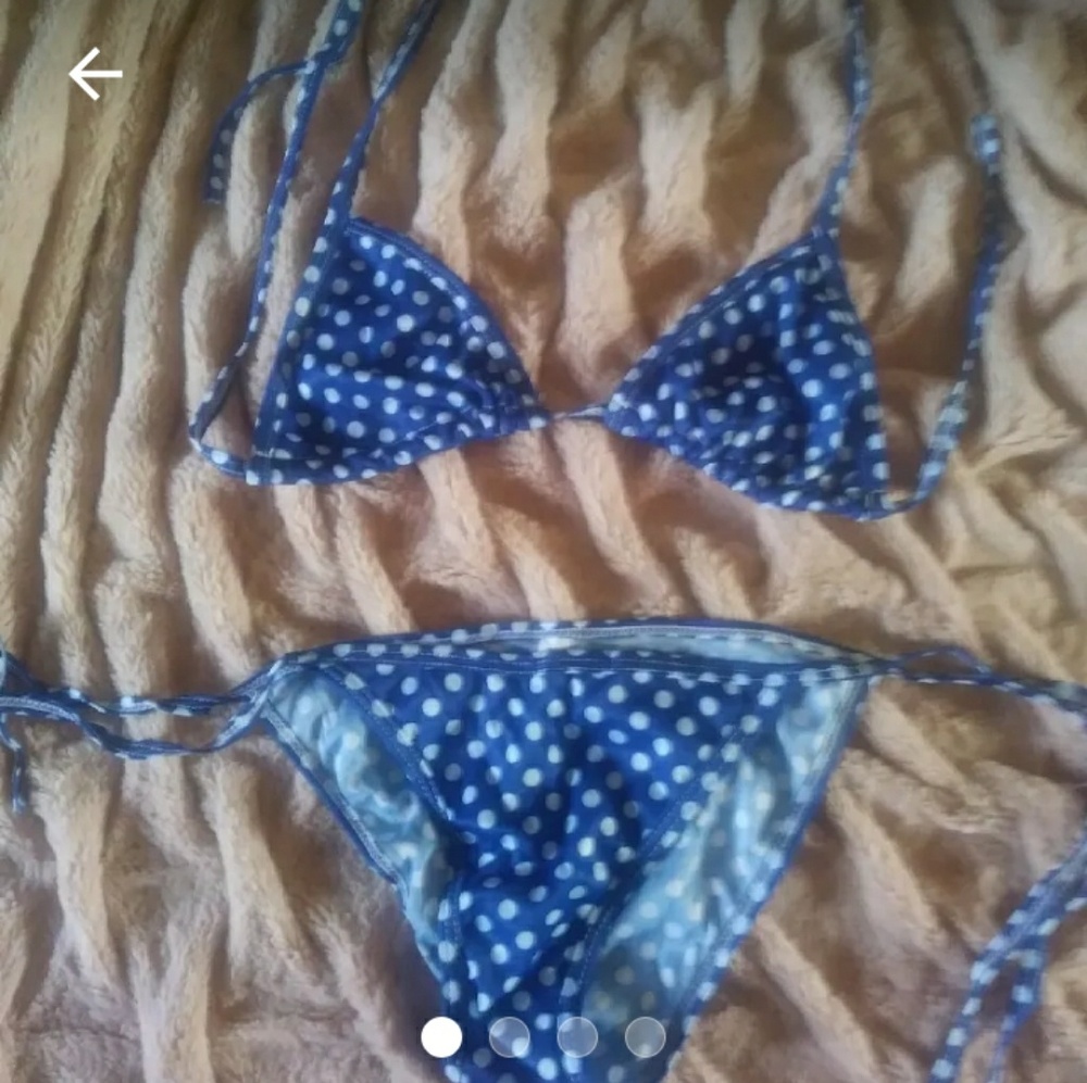 Polka dot bikni